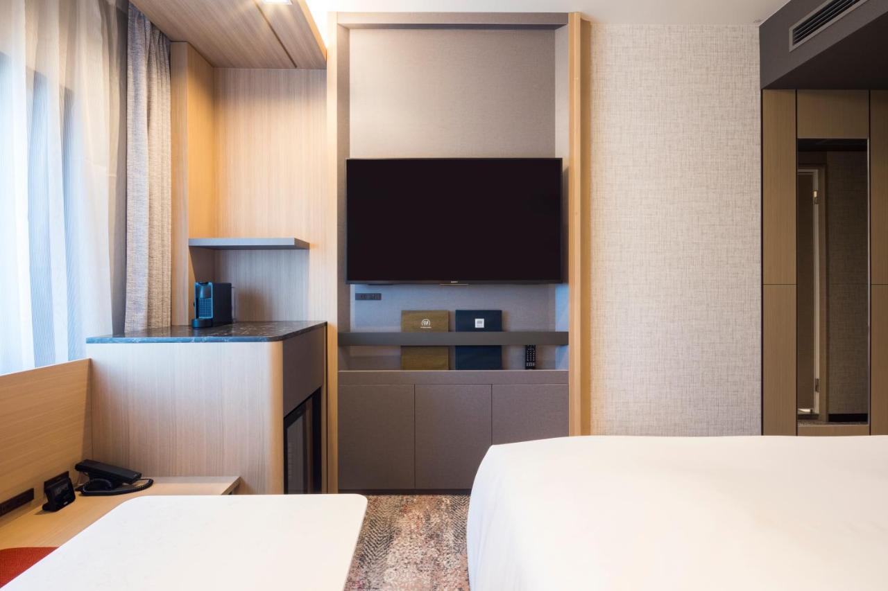 Hotel Metropolitan Edmont Токио Экстерьер фото