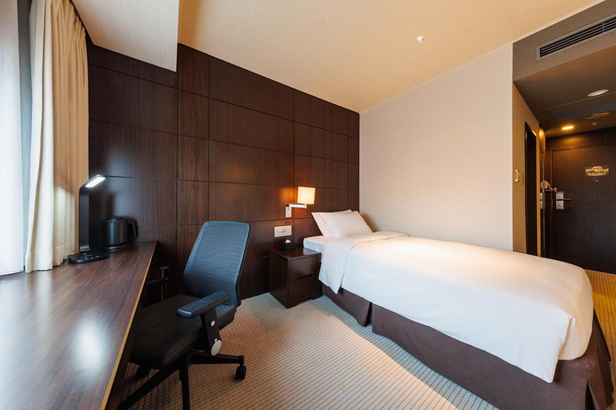 Hotel Metropolitan Edmont Токио Экстерьер фото